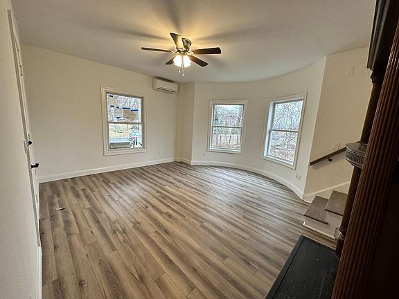 Living room (opposite angle)