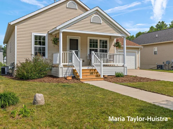 6221 Timber Dr, Allendale, MI 49401