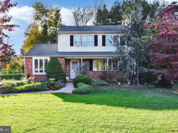 8 Passaic Ave, Voorhees, NJ 08043