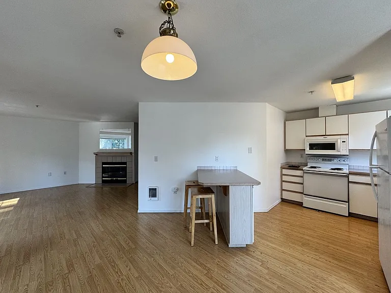 24018 26th Pl S #C302 — Photo 6