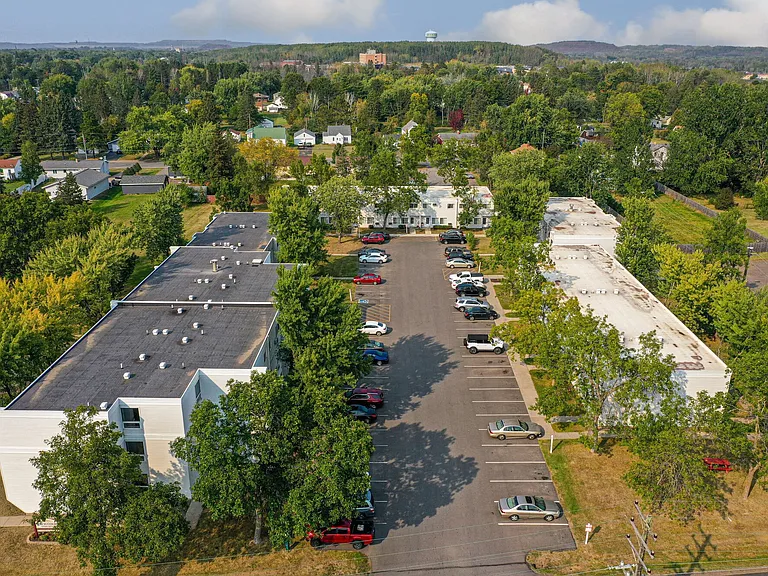 Birch Court Apartments — Photo 9