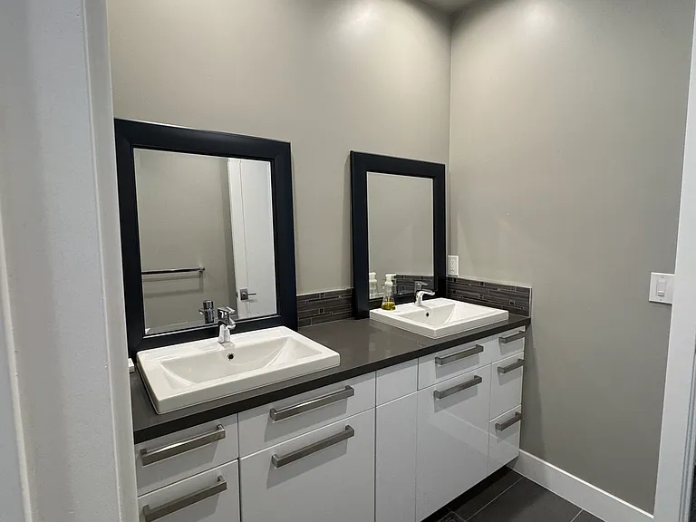4019 Cornwall Ct — Photo 6