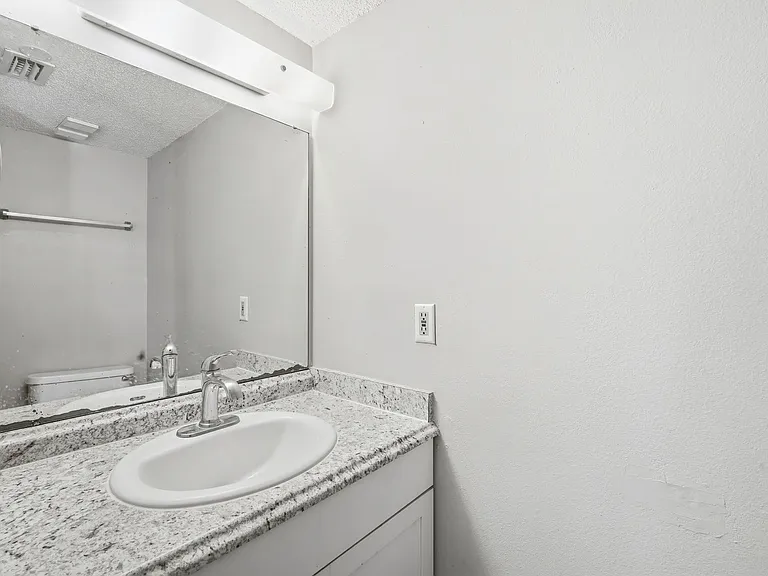 1910 W Sligh Ave #E102 — Photo 5