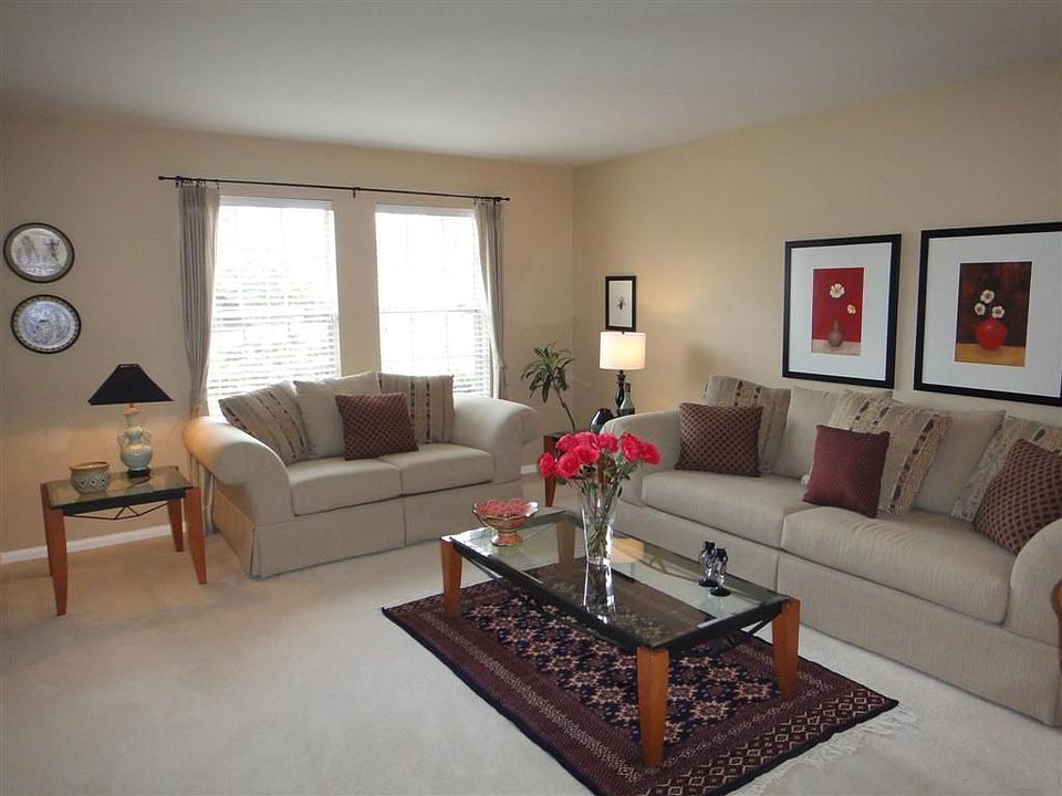 2nd image of 16818 Summerfield Ridge Dr
