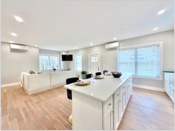 4th image of 20 Broad St #3