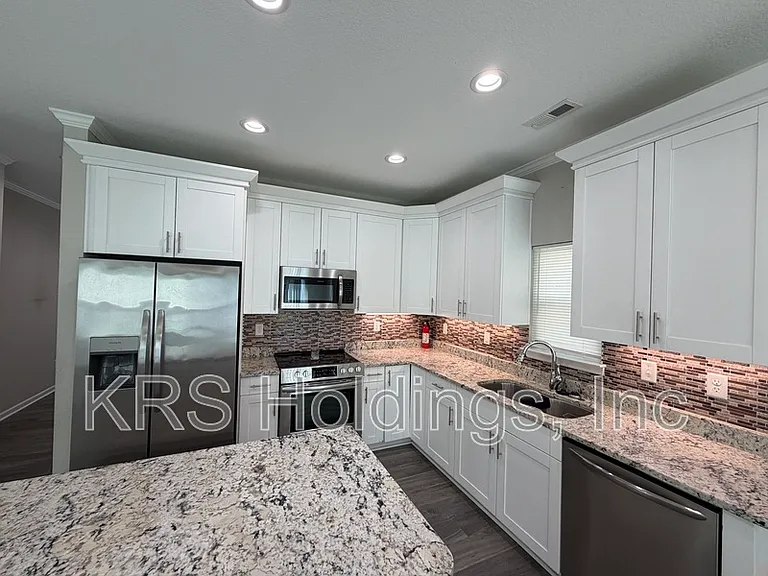125 Charlotte Ave — Photo 5