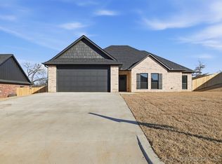 1900 Boxer Ln, Durant, OK 74701