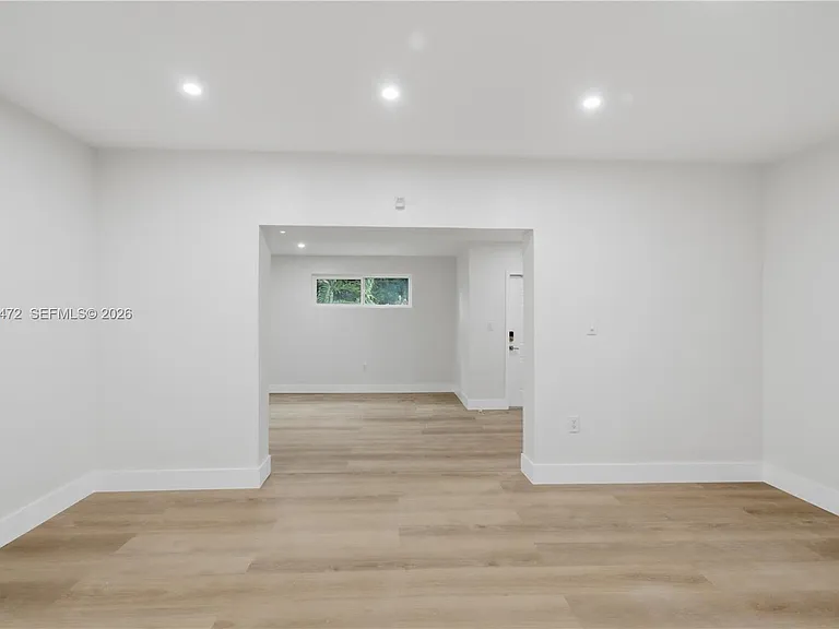 14325 NE 8th Ave — Photo 12