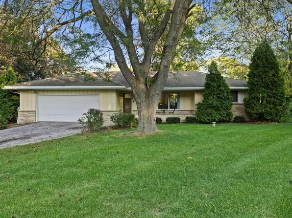 6336 North 107th STREET, Milwaukee, WI 53225