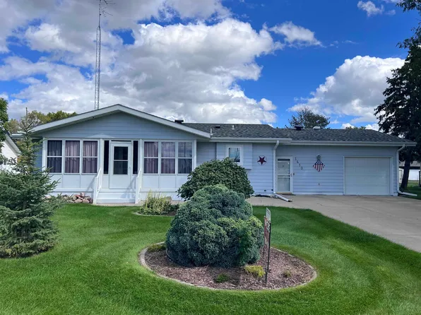 1410 O St, Cozad, NE 69130