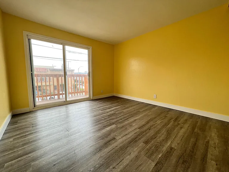 607 Sylvan St #4 — Photo 6