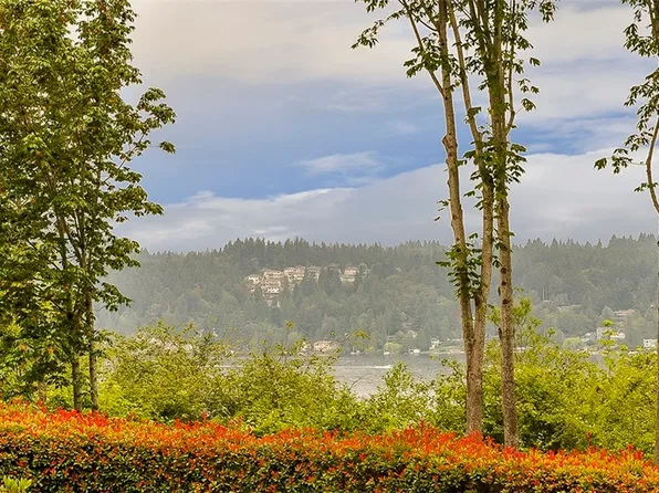 8001 Sand Point Way NE Unit C, Seattle, WA 98115