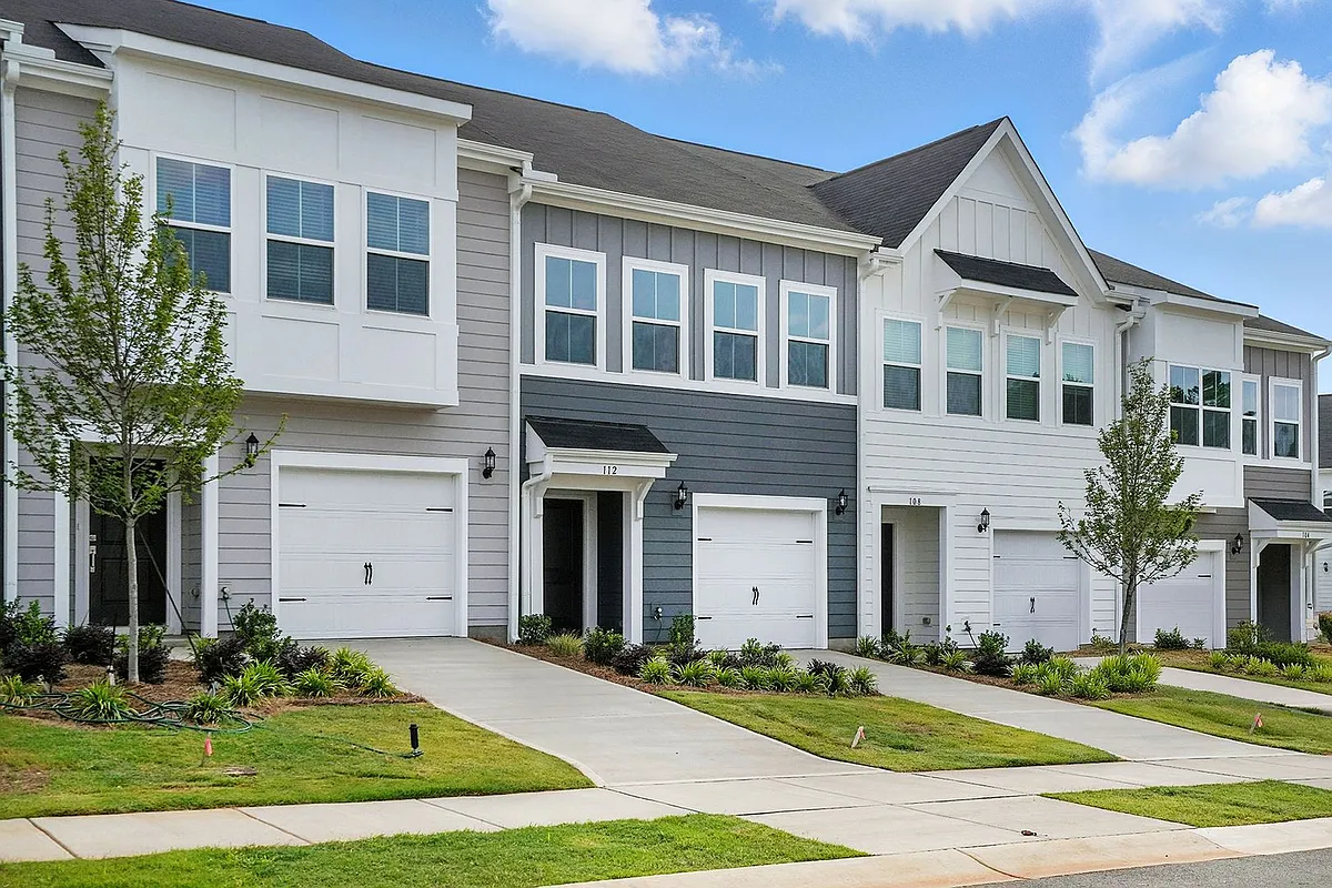 Building Photo - 112 Central Townes Way #294