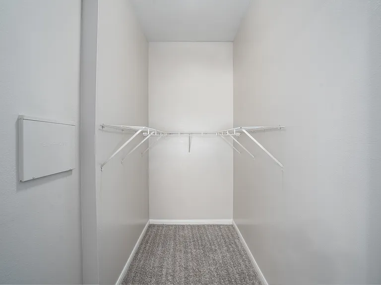 Freeport Oaks Apartments — Photo 11