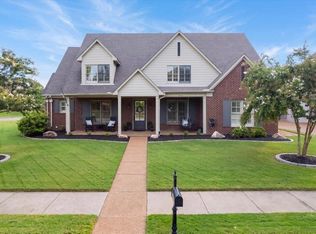 1736 Shoal Creek Ln, Collierville, TN 38017