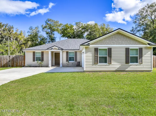 2401 FAIRWAY Drive, Palatka, FL 32177