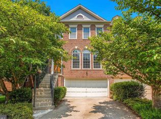 10156 Castlewood Ln, Oakton, VA 22124