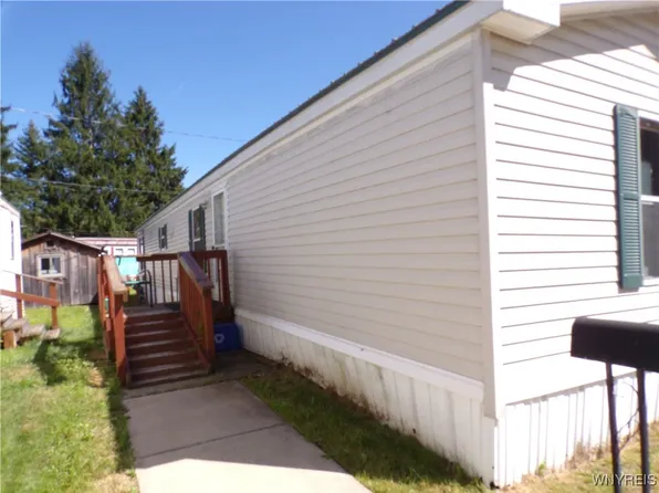 4 Lees Ct, Cuba, NY 14727