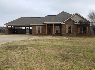 129 Shelton Ln, Deatsville, AL 36022