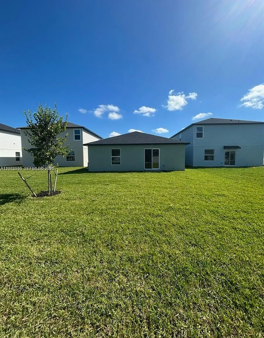 3 bed, 2.0 bath, $2,000 — Photo 3