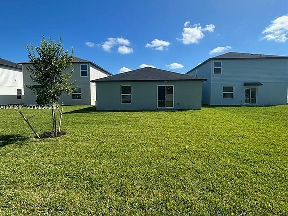 3rd image of 4022 N San Felice Ln