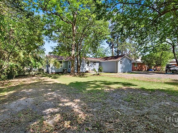 3rd image of 17 Russell Avenue