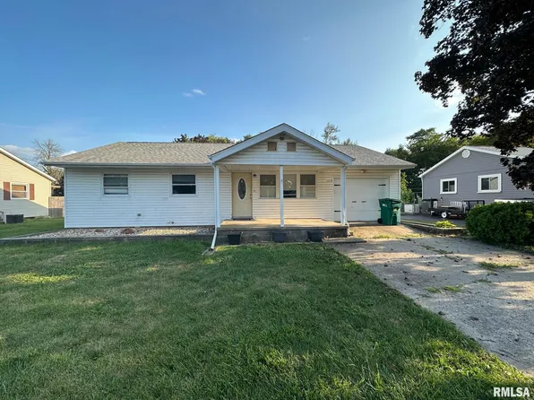 109 Rosewood Dr, Washington, IL 61571