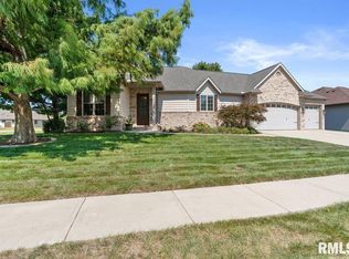 1401 Meadow Rue Dr, Springfield, IL 62712