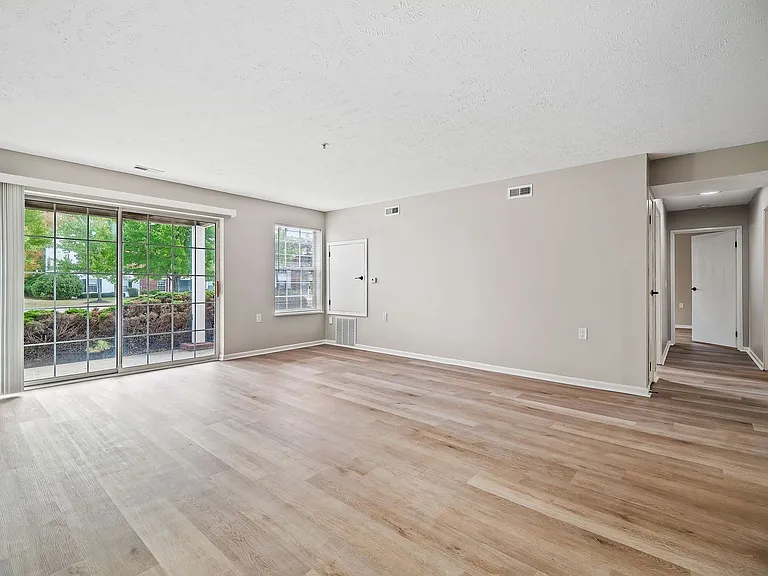 Cherry Tree Village Apartments — Photo 206