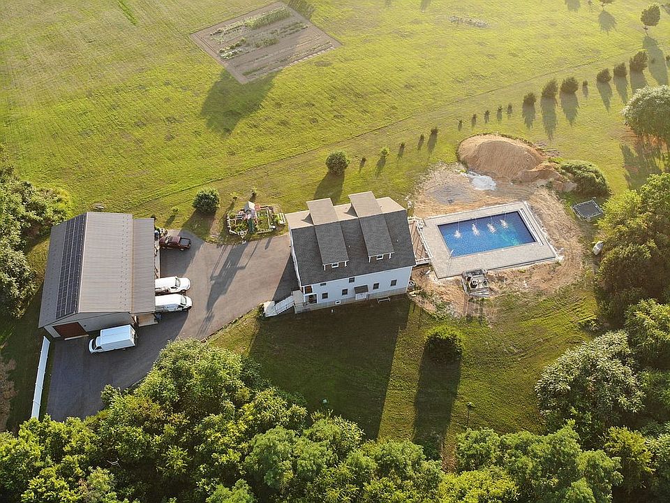 2nd image of 317 Tice Rd