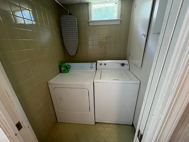 408 Howle Ave #A — Photo 11