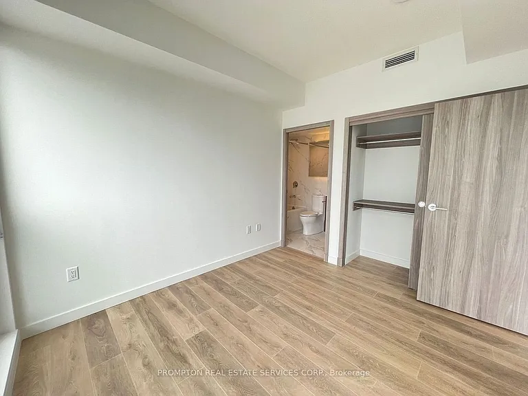 27 McMahon Dr #2012 — Photo 10