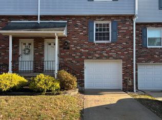 103 Parkridge Ln, Coraopolis, PA 15108