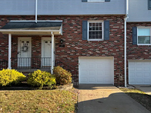 103 Parkridge Ln, Coraopolis, PA 15108