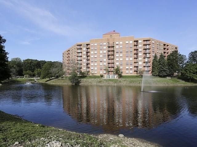 1st image of 5800 E Lake Dr APT 613