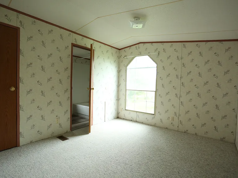 13666 NW McClung Rd — Photo 3