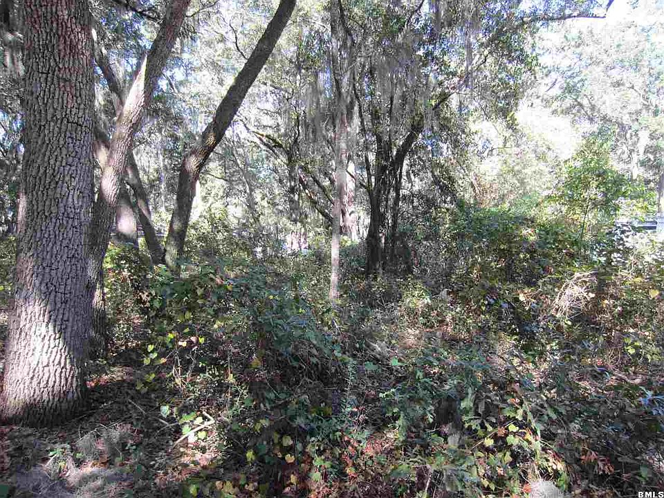 2nd image of 13 Lynn Blvd