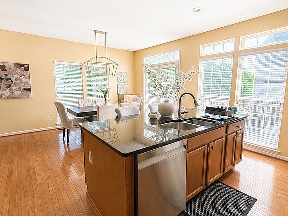 3rd image of 15201 Torbay Way
