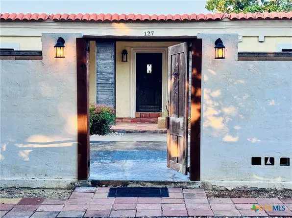 127 Bogie Dr, San Marcos, TX 78666