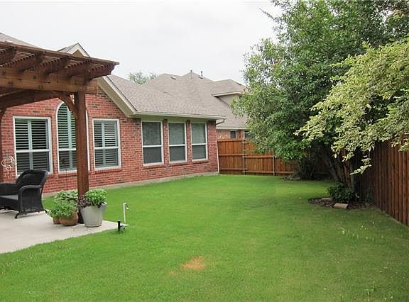 4th image of 2715 Summerwood Ct