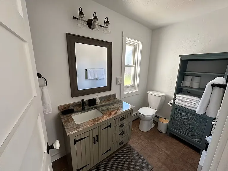 288 E Center St — Photo 12