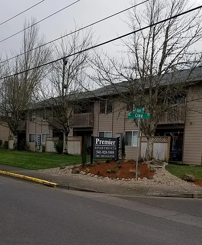 Premier Apartments Photo 1