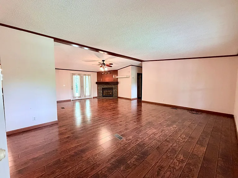 3081 Highway 81 S — Photo 23