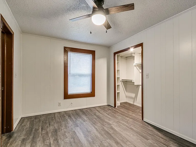 217 E Daws St #B — Photo 11