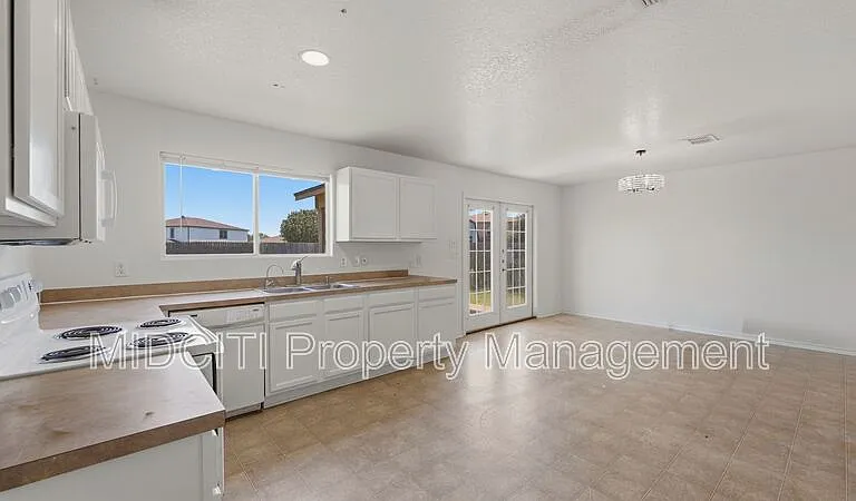3248 Northwest Blvd — Photo 5
