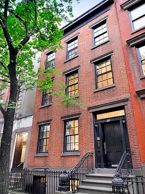 Sold by Sotheby's International Realty | media 1