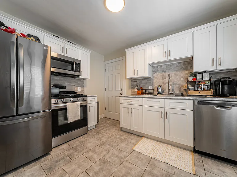 2165-2167 Carabel Ave #DN — Photo 4