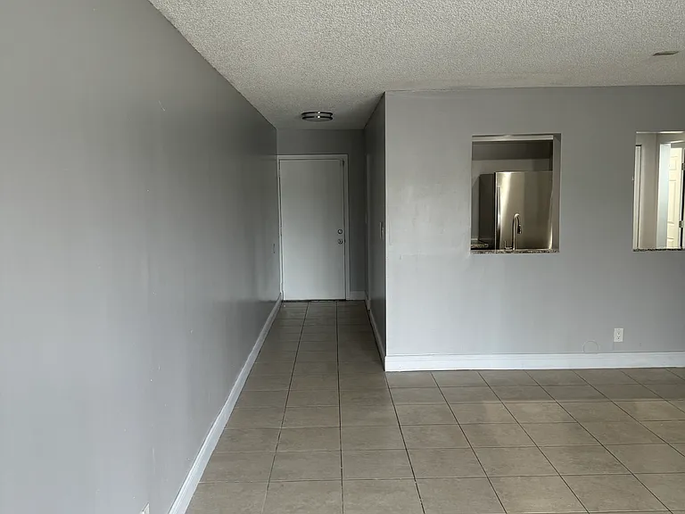 Lush Apartments — Photo 25