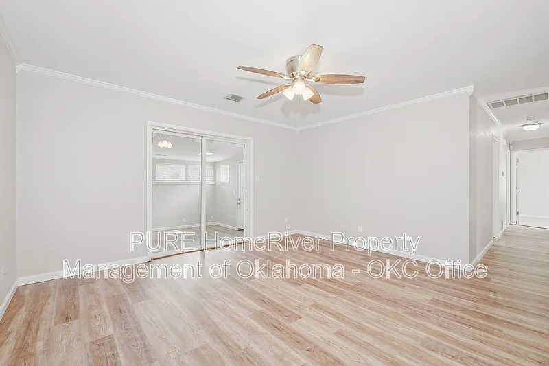 3 bed, 2.0 bath, 1361 sqft, $1,300 — Photo 3