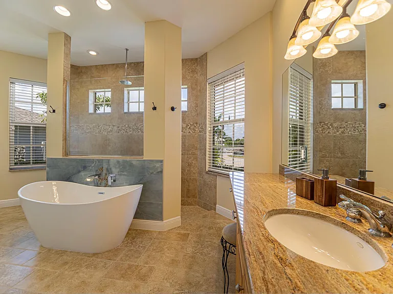 403 Palm River Blvd — Photo 13